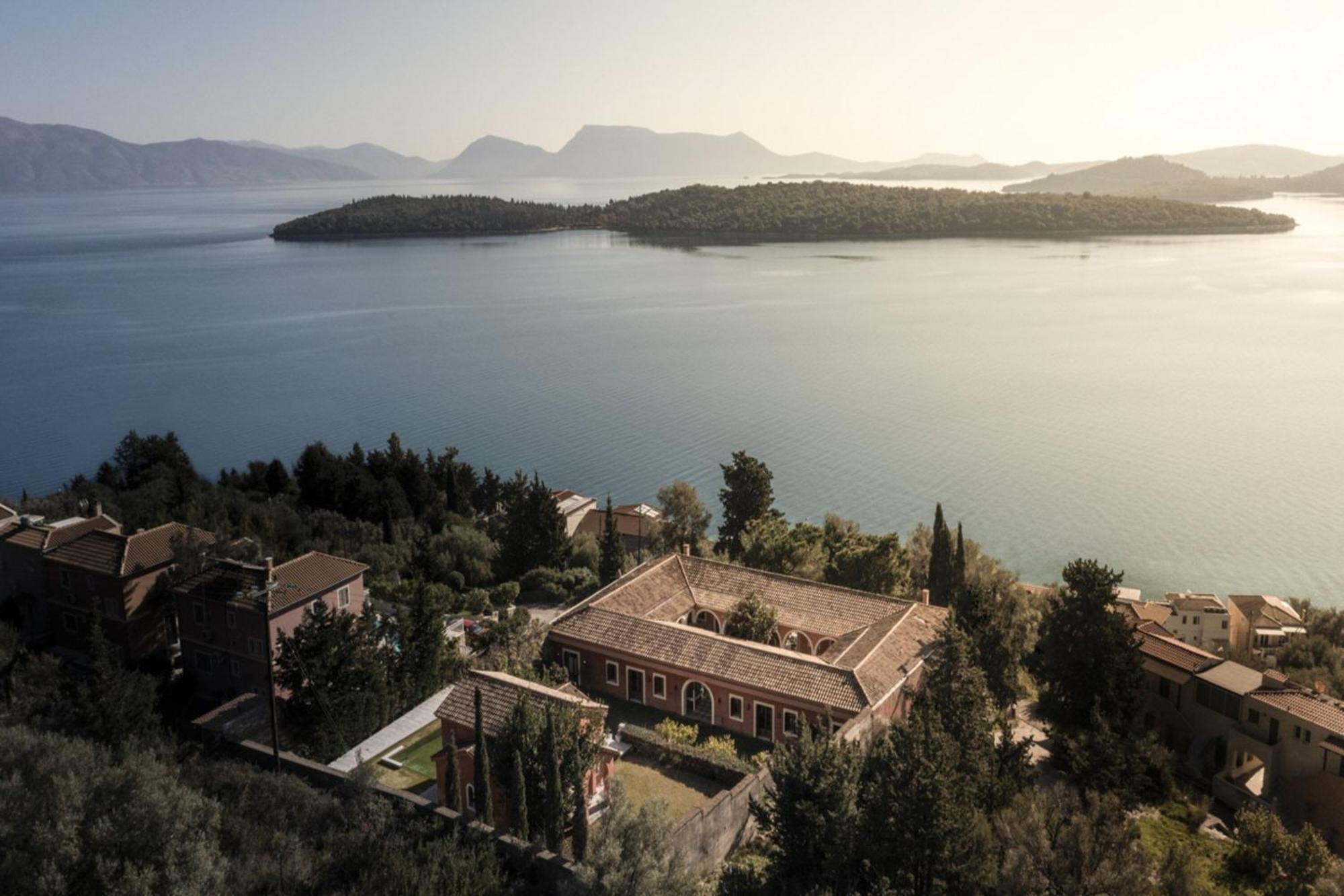 Villa Veneziano Suites & Villa Nydri  Extérieur photo